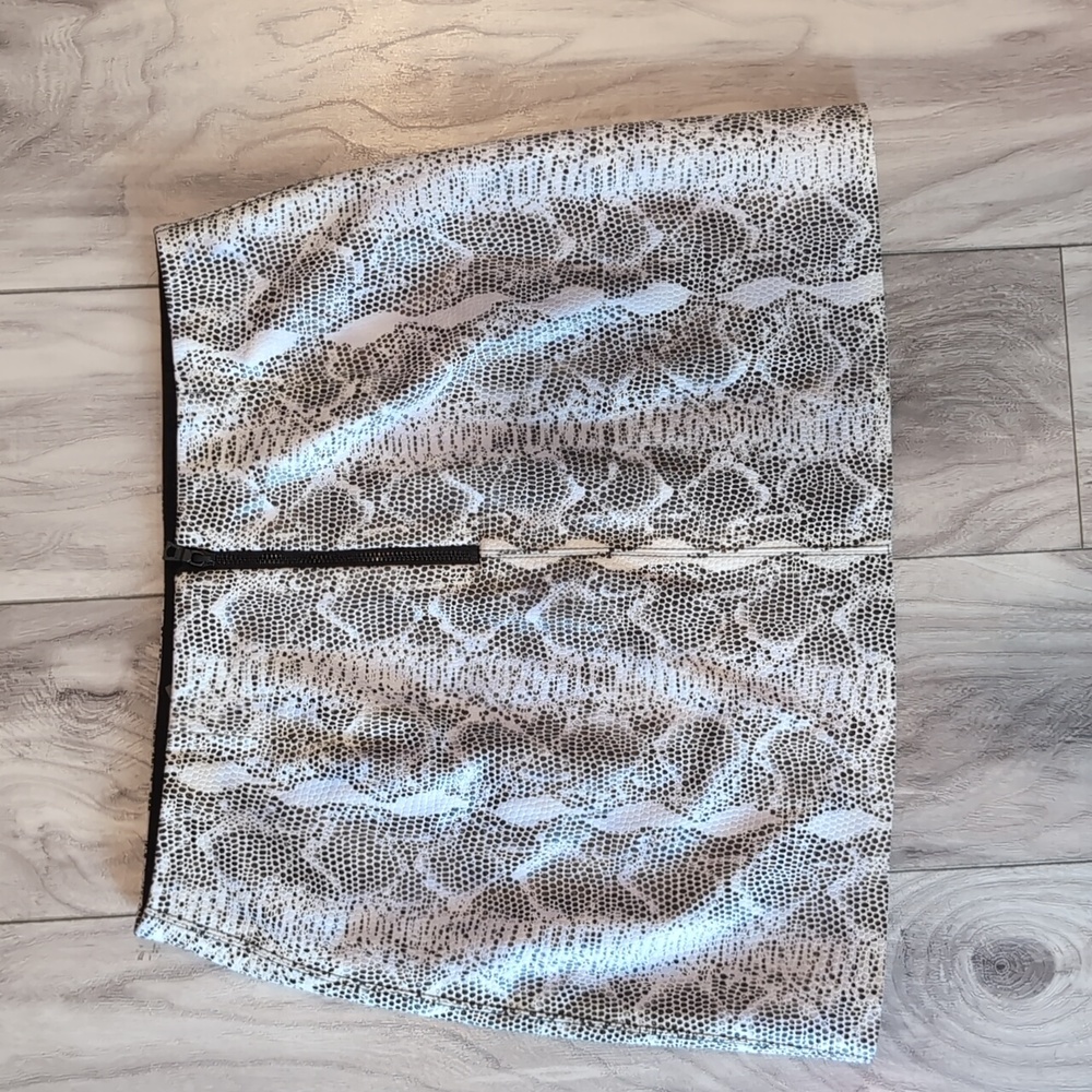 Alice + Olivia Python Leather Mini Skirt - image 5